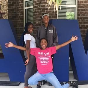 Meet your Posher, Dyrenna